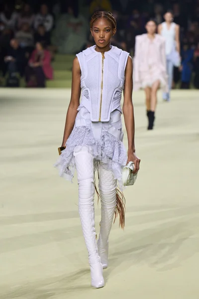 Look 28
